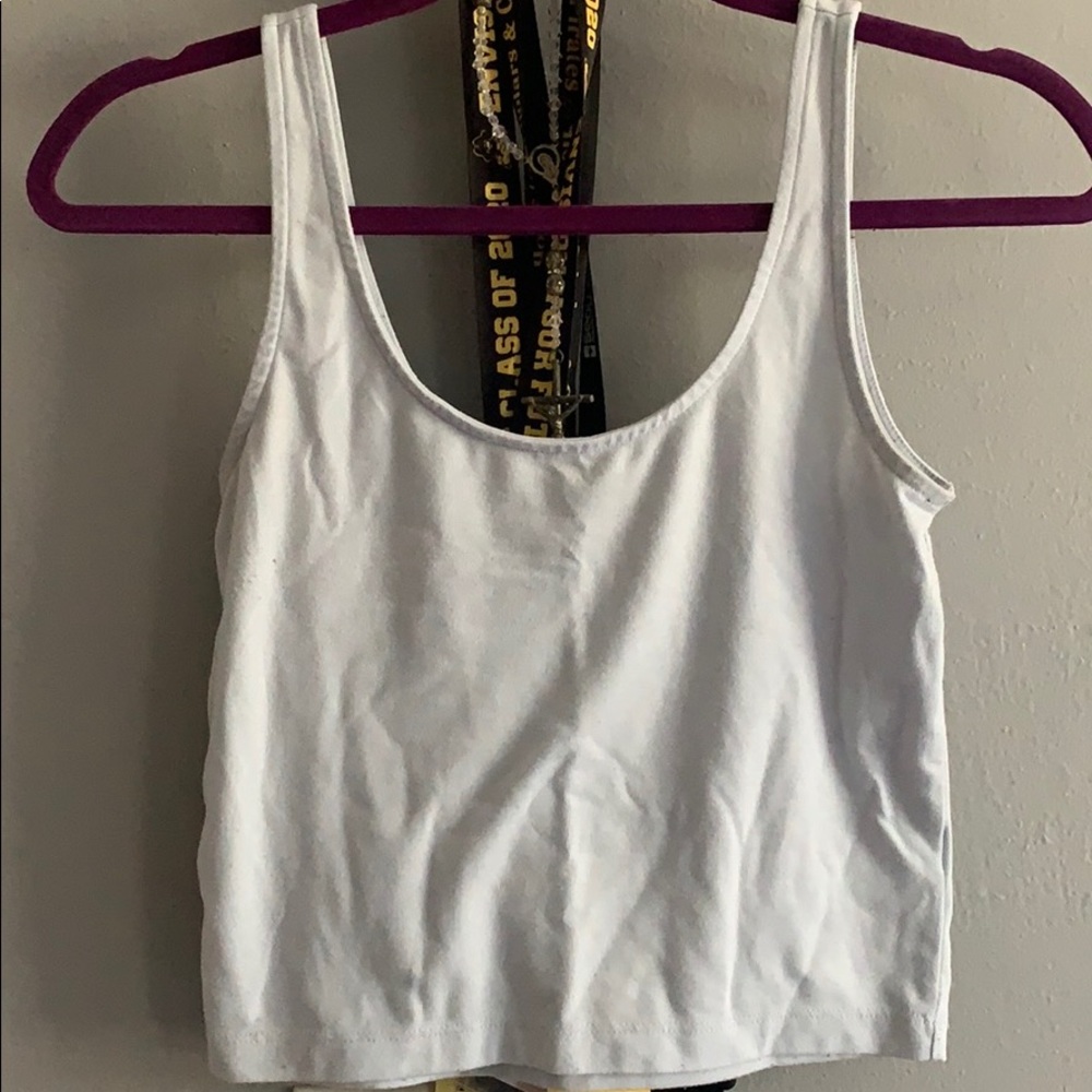 T shirt; Crop top